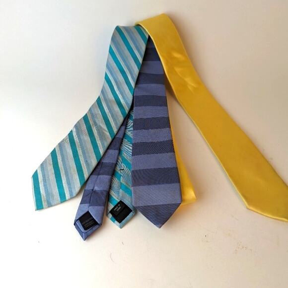 Bundle of Ties - Picture 1 of 4